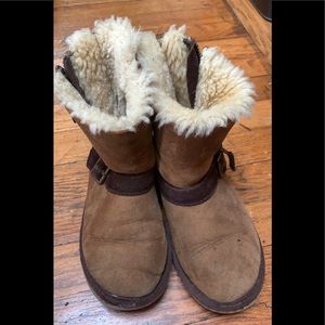 Kids UGG size 2